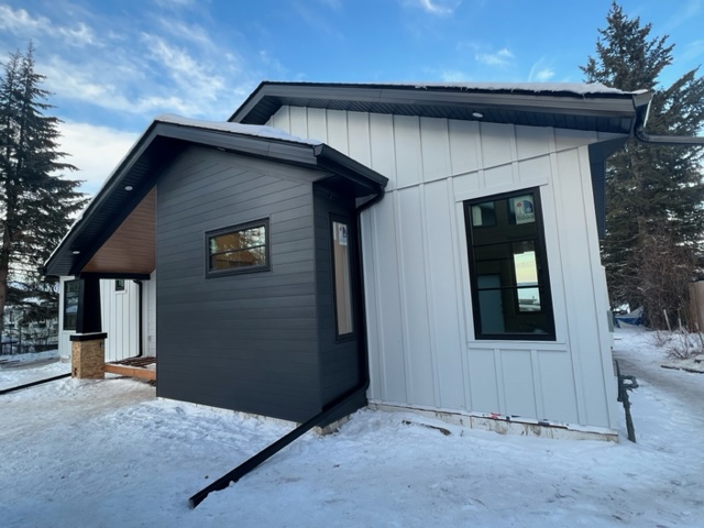 182 Custom Home with Siding